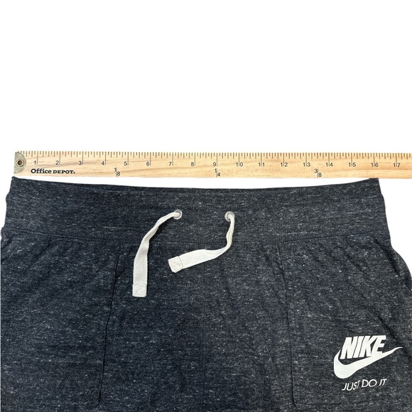 Nike Athletic Skirt Size Large Elastic Waistband Washed Black Side Pockets - Picture 8 of 9